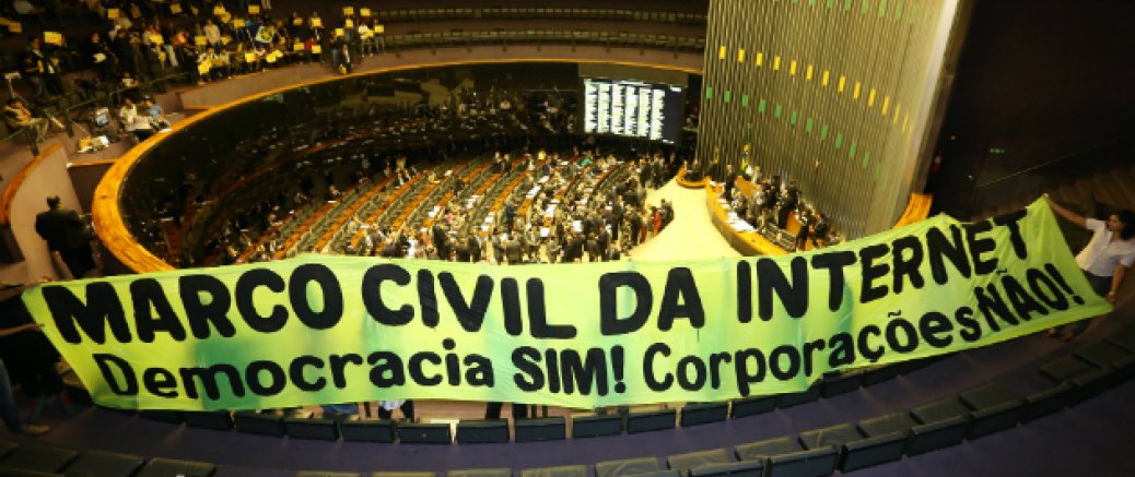 Bolsonaro quer atropelar o Marco Civil da Internet